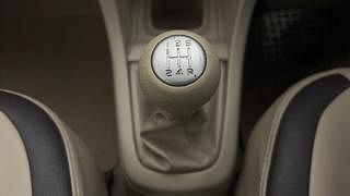 Used 2016 Maruti Suzuki Ertiga [2015-2018] ZXI+ Petrol Manual interior GEAR  KNOB VIEW