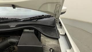 Used 2015 Volkswagen Polo [2015-2019] Comfortline 1.2L (P) Petrol Manual engine ENGINE LEFT SIDE HINGE & APRON VIEW