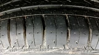 Used 2013 Toyota Etios Liva [2010-2017] GD Diesel Manual tyres RIGHT FRONT TYRE TREAD VIEW