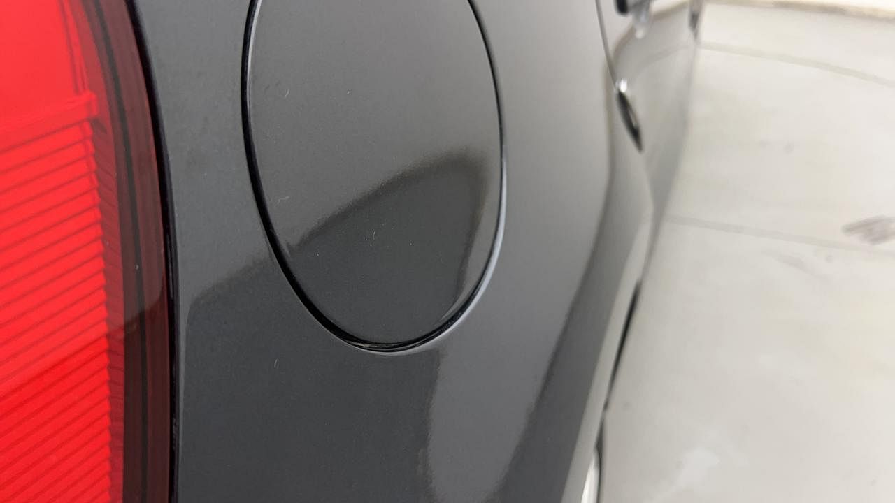 Used 2018 Volkswagen Polo [2018-2022] Comfortline 1.0L (P) Petrol Manual dents MINOR SCRATCH
