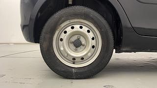 Used 2013 Maruti Suzuki Swift [2011-2017] LXi Petrol Manual tyres RIGHT REAR TYRE RIM VIEW
