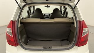 Used 2014 Hyundai i10 [2010-2016] Magna Petrol Petrol Manual interior DICKY INSIDE VIEW