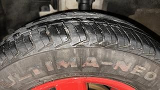 Used 2017 Renault Kwid [2017-2019] RXT 1.0 SCE Special Petrol Manual tyres LEFT FRONT TYRE TREAD VIEW
