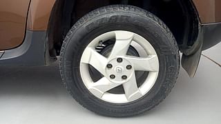 Used 2014 Renault Duster [2012-2015] 85 PS RxL (Opt) Diesel Manual tyres LEFT REAR TYRE RIM VIEW