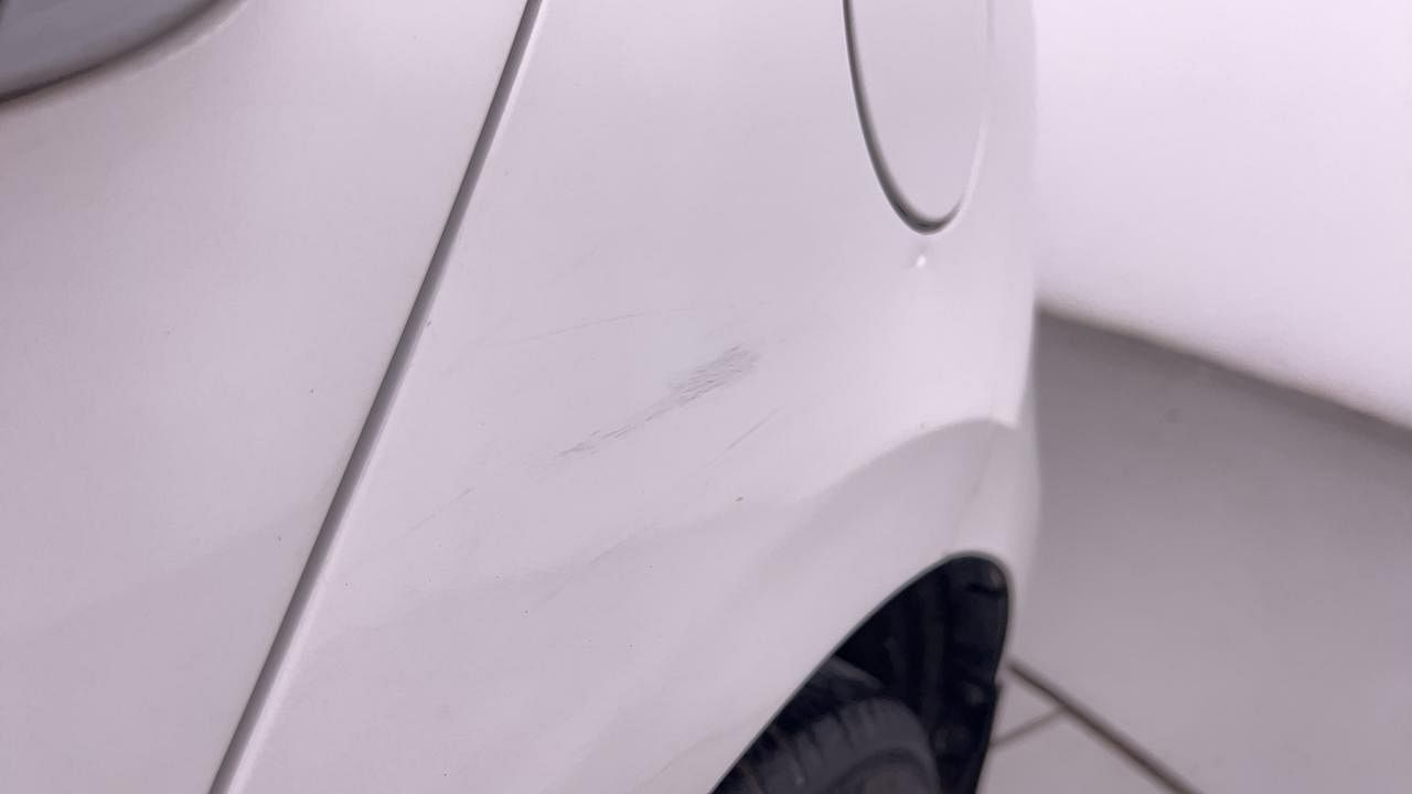 Used 2015 Hyundai Elite i20 [2014-2018] Sportz 1.4 (O) CRDI Diesel Manual dents MINOR SCRATCH