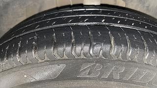 Used 2021 Tata Altroz XE 1.2 Petrol Manual tyres RIGHT FRONT TYRE TREAD VIEW