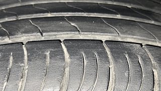 Used 2021 Mahindra XUV 300 W8 (O) AMT Petrol Petrol Automatic tyres RIGHT FRONT TYRE TREAD VIEW