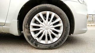 Used 2015 Maruti Suzuki Ciaz [2014-2017] VXi Petrol Manual tyres RIGHT FRONT TYRE RIM VIEW