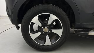 Used 2019 Tata Nexon [2017-2020] XZA Plus Dual Tone Roof AMT Diesel Diesel Automatic tyres RIGHT REAR TYRE RIM VIEW