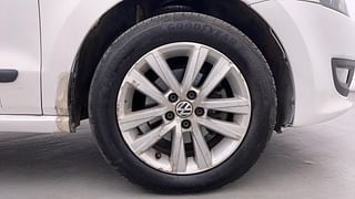 Used 2014 Volkswagen Polo [2013-2015] GT TDI Diesel Manual tyres RIGHT FRONT TYRE RIM VIEW