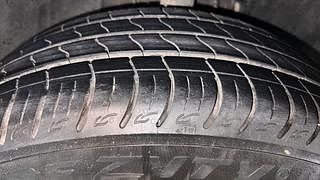Used 2021 Tata Altroz XZ 1.2 Petrol Manual tyres RIGHT FRONT TYRE TREAD VIEW