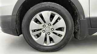 Used 2016 Maruti Suzuki S-Cross [2015-2017] Alpha 1.3 Diesel Manual tyres LEFT FRONT TYRE RIM VIEW