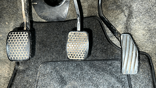 Used 2010 Maruti Suzuki Wagon R 1.0 [2006-2010] VXi Petrol Manual interior PEDALS VIEW