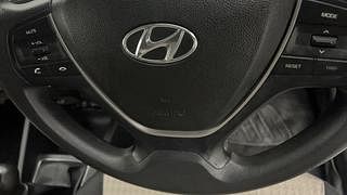 Used 2018 Hyundai Elite i20 [2014-2018] Sportz 1.2 Petrol Manual top_features Airbags