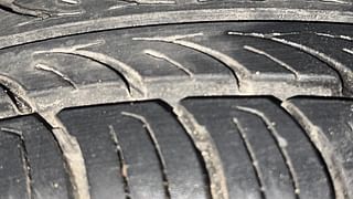 Used 2017 Hyundai Elite i20 [2017-2018] Magna Executive 1.2 Petrol Manual tyres LEFT FRONT TYRE TREAD VIEW