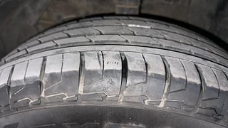 Used 2018 Maruti Suzuki Vitara Brezza [2018-2020] ZDi AMT Diesel Automatic tyres LEFT FRONT TYRE TREAD VIEW