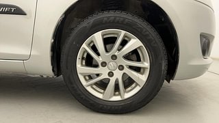 Used 2014 Maruti Suzuki Swift [2011-2017] ZXi Petrol Manual tyres RIGHT FRONT TYRE RIM VIEW