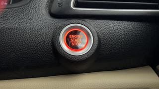 Used 2020 Honda Amaze [2018-2021] 1.2 VX i-VTEC Petrol Manual top_features Keyless start