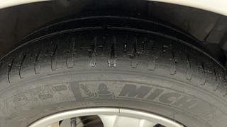 Used 2010 Hyundai Verna [2006-2010] VTVT SX 1.6 Petrol Manual tyres RIGHT FRONT TYRE TREAD VIEW
