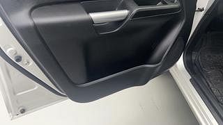 Used 2022 Maruti Suzuki Ignis Sigma MT Petrol Petrol Manual top_features Door pockets