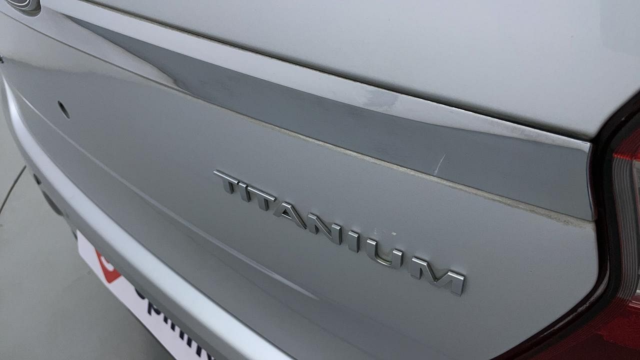 Used 2018 Ford Figo Aspire [2015-2019] Titanium 1.2 Ti-VCT Petrol Manual dents MINOR SCRATCH