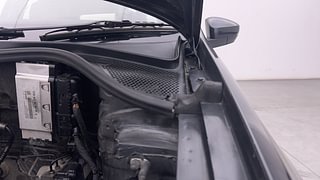 Used 2018 Volkswagen Polo Comfortline 1.0L (P) Petrol Manual engine ENGINE LEFT SIDE HINGE & APRON VIEW