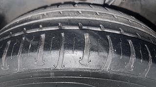 Used 2016 Hyundai Elite i20 [2014-2018] Sportz 1.2 Petrol Manual tyres LEFT FRONT TYRE TREAD VIEW
