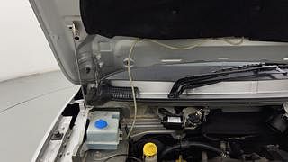 Used 2017 Renault Kwid [2015-2019] 1.0 RXL AMT Petrol Automatic engine ENGINE RIGHT SIDE HINGE & APRON VIEW