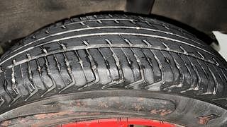 Used 2017 Renault Kwid [2017-2019] RXT 1.0 SCE Special Petrol Manual tyres LEFT REAR TYRE TREAD VIEW
