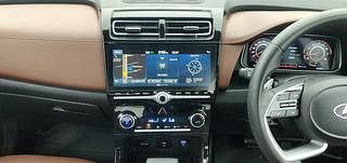 Used 2021 Hyundai Alcazar Signature (O) 6 STR 2.0 Petrol AT Petrol Automatic interior MUSIC SYSTEM & AC CONTROL VIEW