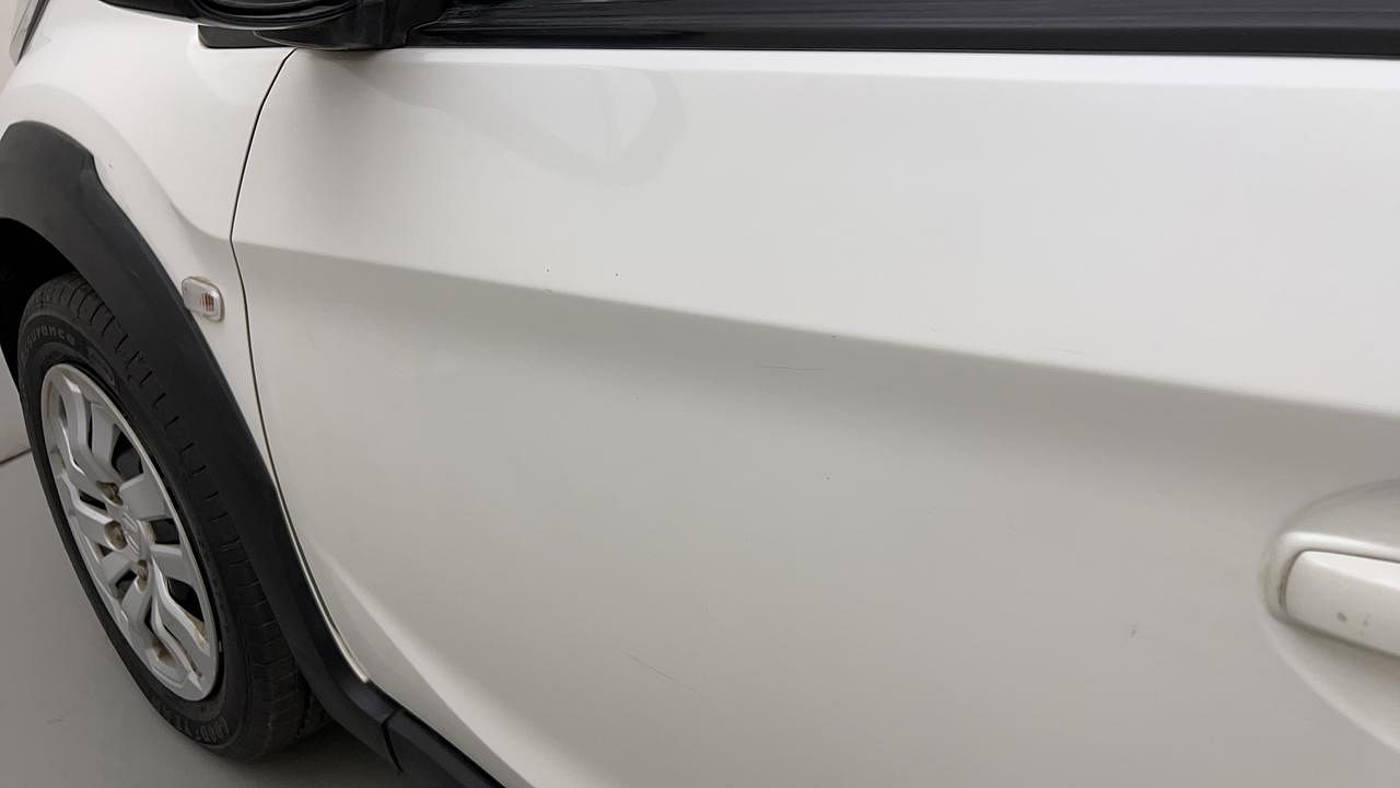 Used 2016 Honda BR-V [2016-2020] S MT Petrol Petrol Manual dents MINOR SCRATCH