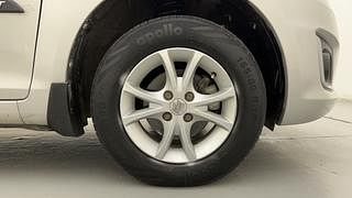 Used 2015 Maruti Suzuki Swift [2011-2017] VXi Petrol Manual tyres RIGHT FRONT TYRE RIM VIEW