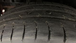 Used 2015 Maruti Suzuki Swift [2011-2017] ZDi Diesel Manual tyres RIGHT REAR TYRE TREAD VIEW
