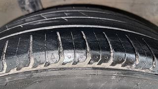 Used 2018 Honda Amaze [2018-2021] 1.2 V i-VTEC Petrol Manual tyres RIGHT REAR TYRE TREAD VIEW