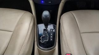 Used 2017 Hyundai Fluidic Verna 4S [2015-2018] 1.6 VTVT SX AT Petrol Automatic interior GEAR  KNOB VIEW