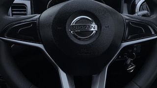 Used 2019 Nissan Kicks [2018-2020] XL Diesel Diesel Manual top_features Airbags