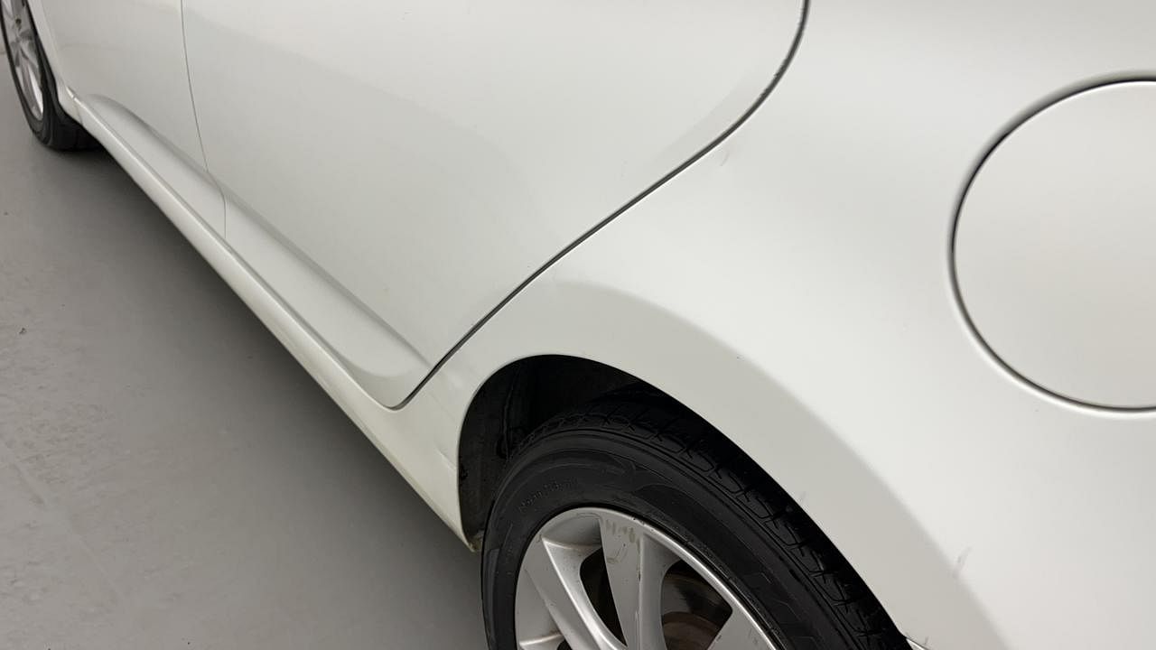 Used 2012 Hyundai Verna [2011-2015] Fluidic 1.6 CRDi SX Diesel Manual dents MINOR SCRATCH