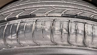 Used 2015 Hyundai Grand i10 [2013-2017] Magna 1.2 Kappa VTVT Petrol Manual tyres RIGHT FRONT TYRE TREAD VIEW