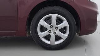 Used 2014 Hyundai Verna [2011-2015] Fluidic 1.4 VTVT Petrol Manual tyres RIGHT FRONT TYRE RIM VIEW