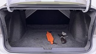 Used 2017 Honda City [2017-2020] ZX CVT Petrol Automatic interior DICKY INSIDE VIEW