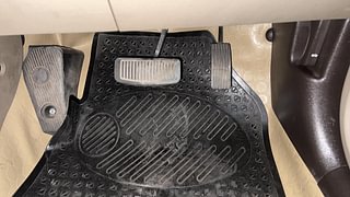 Used 2011 Hyundai i20 [2008-2012] Asta 1.4 AT Petrol Automatic interior PEDALS VIEW