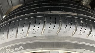 Used 2019 Mahindra XUV 300 W8 AMT (O) Diesel Diesel Automatic tyres RIGHT REAR TYRE TREAD VIEW