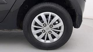 Used 2013 Hyundai i10 [2010-2016] Sportz AT Petrol Petrol Automatic tyres LEFT REAR TYRE RIM VIEW