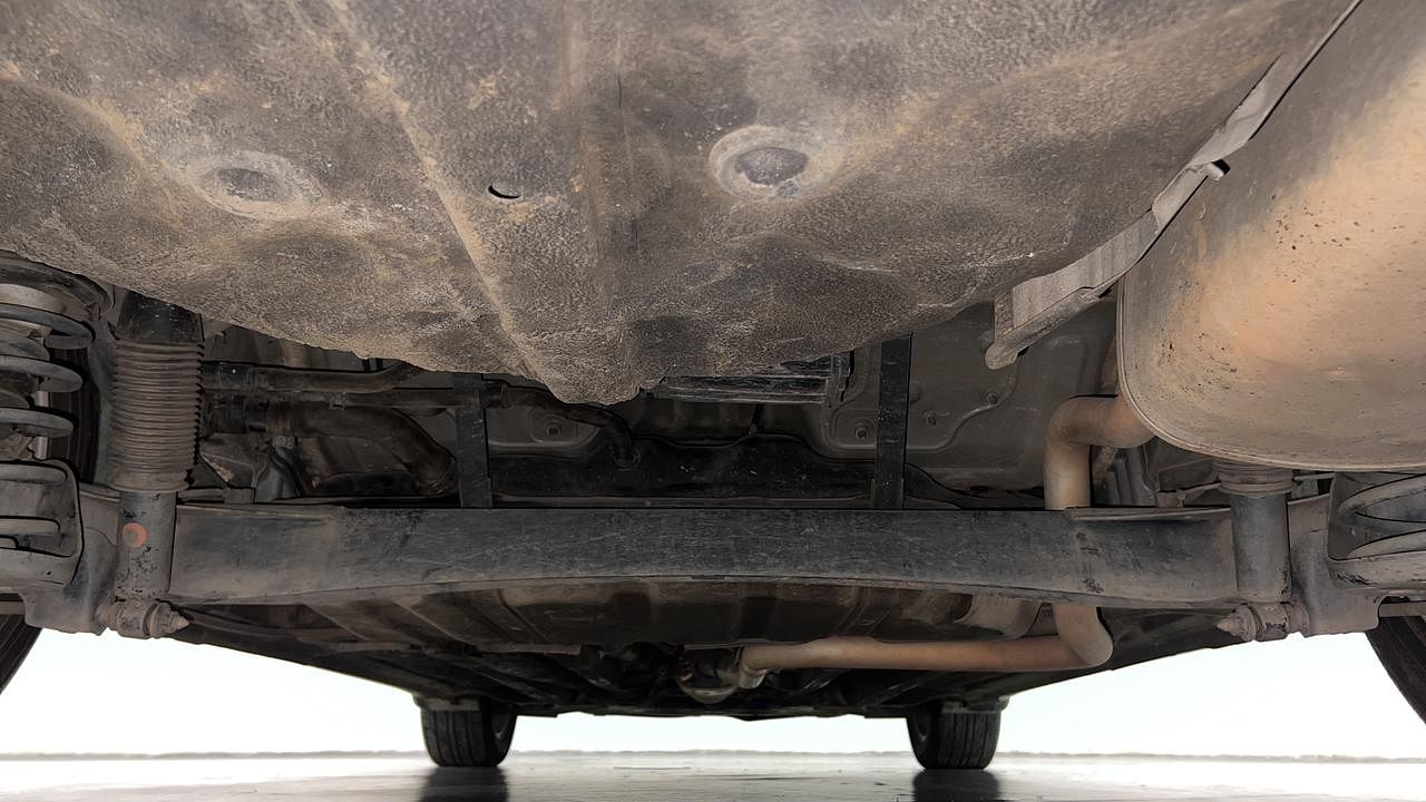 Used 2015 Hyundai Neo Fluidic Elantra [2012-2016] 1.8 SX MT VTVT Petrol Manual extra REAR UNDERBODY VIEW (TAKEN FROM REAR)