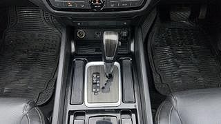 Used 2018 Mahindra Alturas G4 2WD AT Diesel Automatic interior GEAR  KNOB VIEW