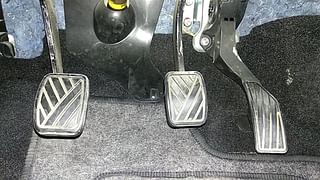 Used 2015 Maruti Suzuki Swift [2011-2017] VXi Petrol Manual interior PEDALS VIEW