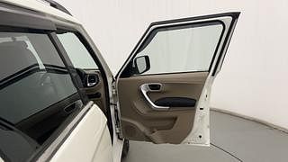 Used 2018 Mahindra TUV300 [2015-2020] T10 Diesel Manual interior RIGHT FRONT DOOR OPEN VIEW