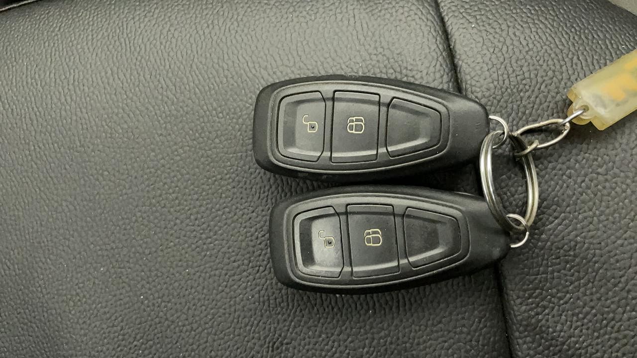 Used 2016 Ford EcoSport [2015-2017] Titanium 1.5L Ti-VCT Petrol Manual extra CAR KEY VIEW