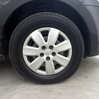 Used 2012 Volkswagen Polo [2010-2014] Comfortline 1.2L (P) Petrol Manual tyres RIGHT FRONT TYRE RIM VIEW