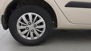 Used 2013 Hyundai i10 [2010-2016] Magna 1.2 Petrol Petrol Manual tyres RIGHT REAR TYRE RIM VIEW